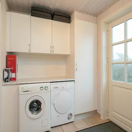 Дом отдыха Two Bedroom Holiday In Лёккен
