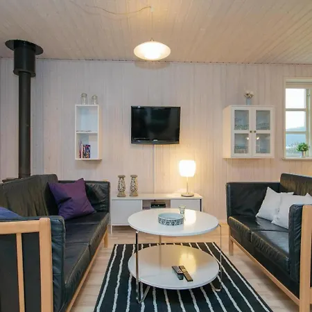 Two Bedroom Holiday In *