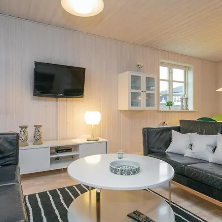 Two Bedroom Holiday In Дом отдыха Лёккен